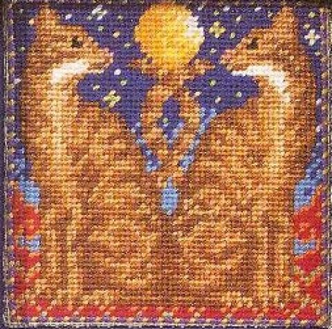 Два рыжих кота и луна.